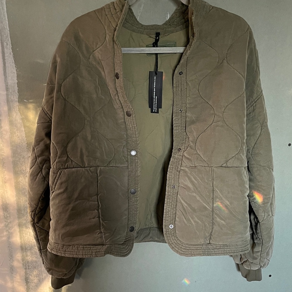 bLANKNYCMen's Puffer Jacket in Olive